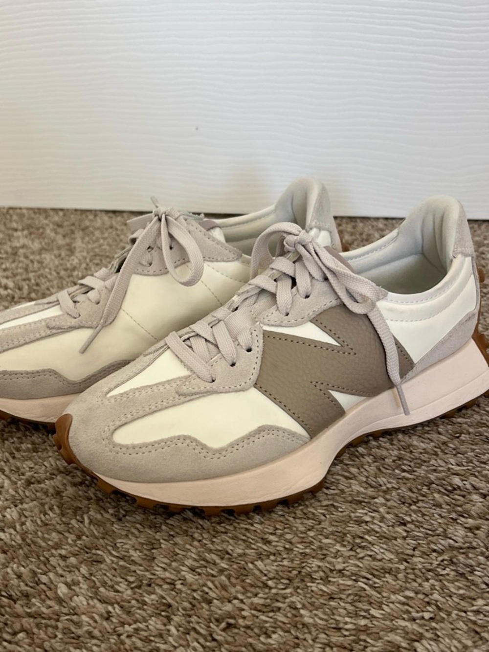 New Balance 327 Sneakers - Beige/White